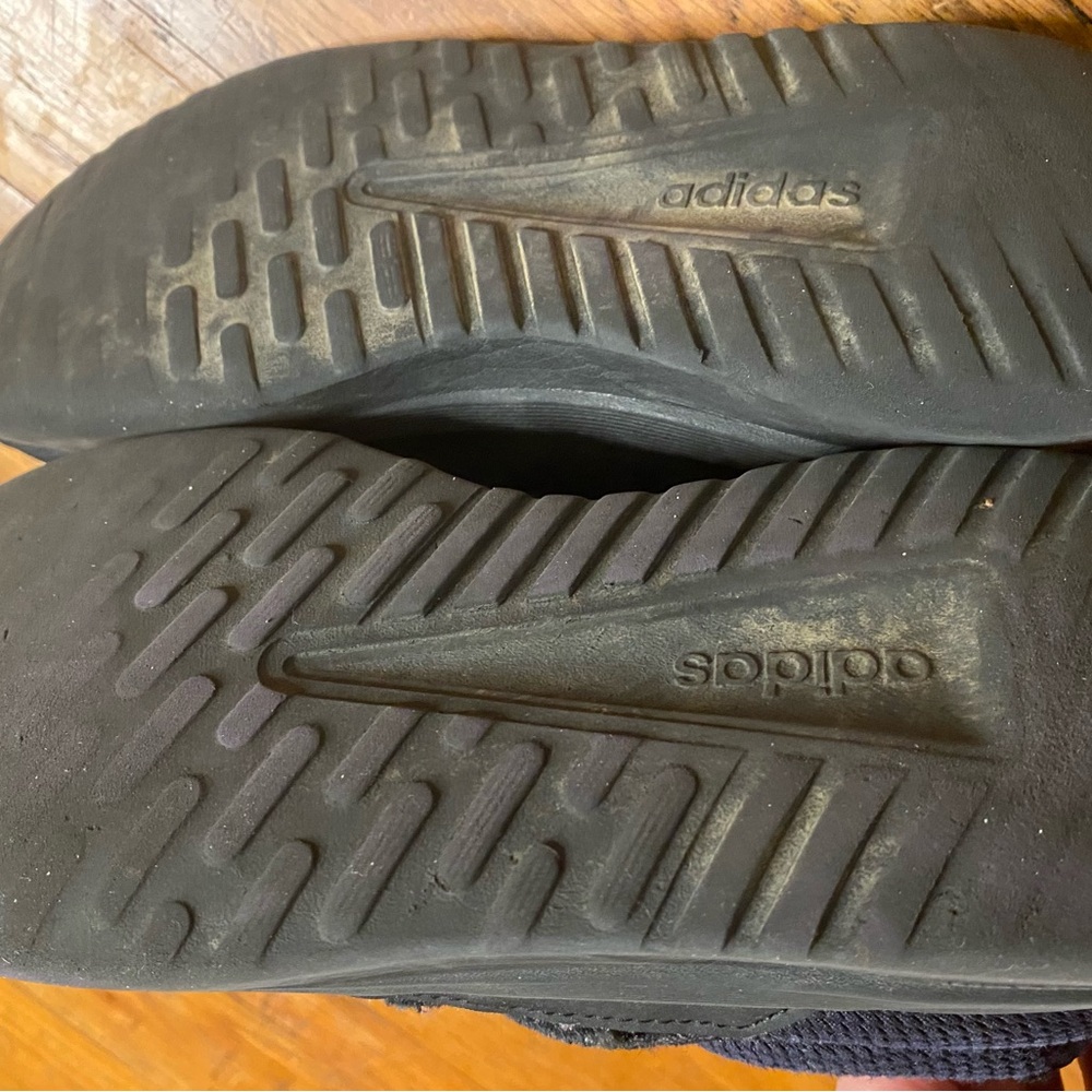 Adidas Black Kids Sneakers- size 3 - Picture 3 of 3
